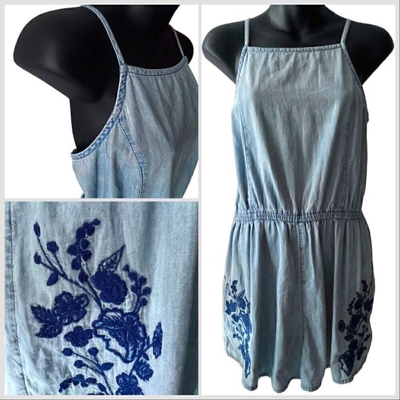 Mossimo Chambray Sleeveless Romper Floral Blue Embroidery Women’s M COASTAL - Picture 1 of 9